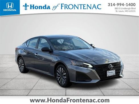 Used 2024 Nissan Altima 2.5 SV image 1