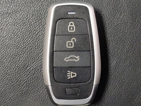 Used 2021 Dodge Durango SXT AWD/4WD image 32