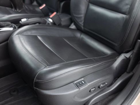Used 2019 Buick Encore Essence w/ Experience Buick Package FWD image 23