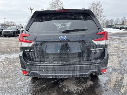 Used 2024 Subaru Forester Premium image 10