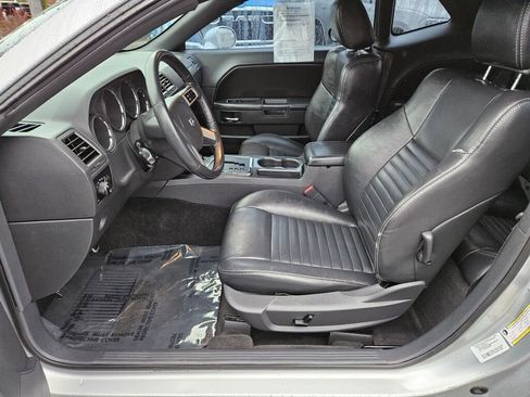 Used 2009 Dodge Challenger R/T image 9