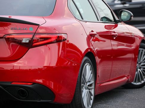 Used 2020 Alfa Romeo Giulia w/ Quick Order Package 22K Sport RWD image 33