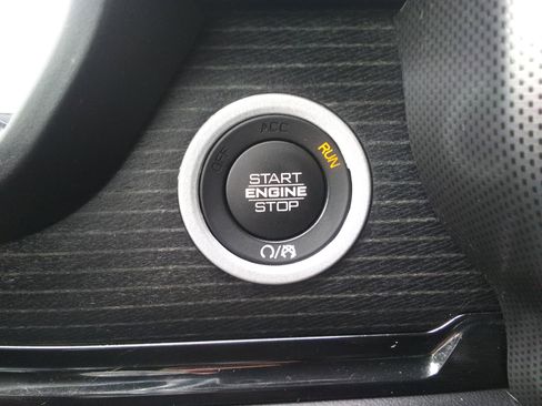 Used 2022 RAM 1500 Limited AWD/4WD image 16