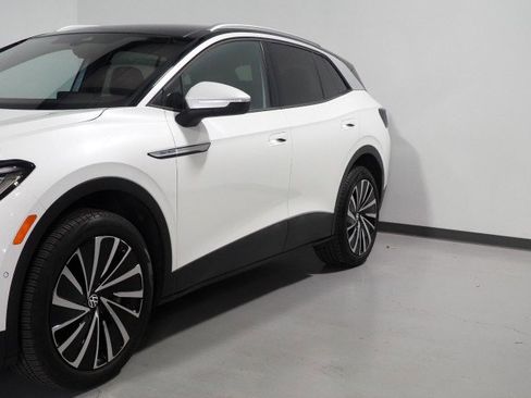 Used 2023 Volkswagen ID.4 Pro S Plus image 46