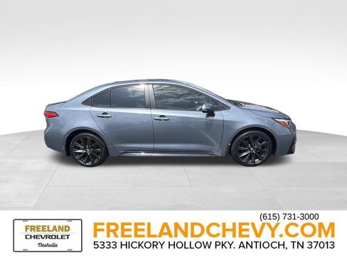 Used 2026 Toyota Corolla SE FWD image 2