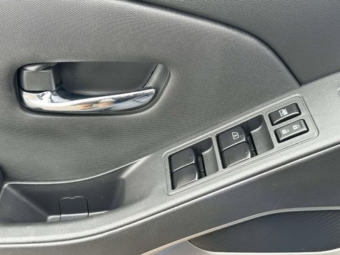 Used 2024 Nissan Frontier SV image 21