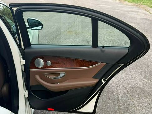 Used 2018 Mercedes-Benz E 300 4MATIC image 28