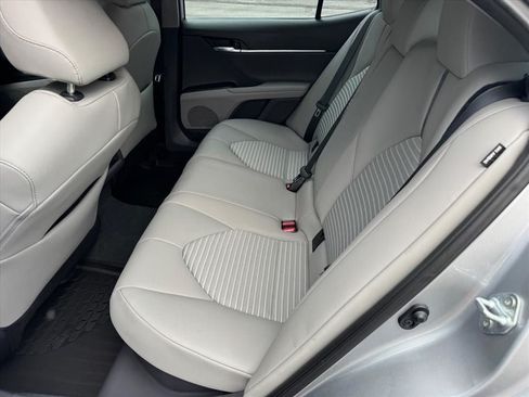 Used 2024 Toyota Camry SE w/ Cold Weather Package FWD image 14