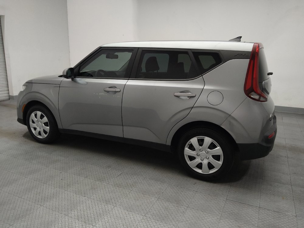 Used 2022 Kia Soul LX FWD image 3