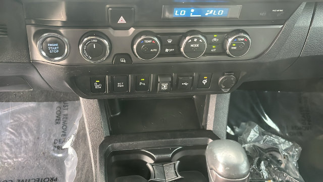 Used 2022 Toyota Tacoma TRD Sport w/ Technology Package AWD/4WD image 13