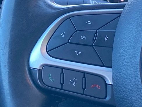 Used 2018 Jeep Compass Limited image 5