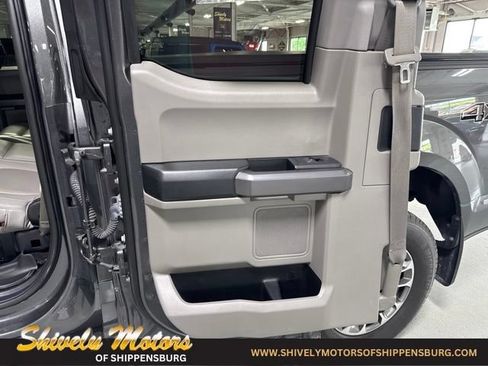 Used 2019 Ford F150 XLT w/ Equipment Group 302A Luxury AWD/4WD image 29