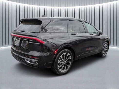 New 2026 Lincoln Nautilus Reserve image 3