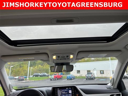 Used 2021 Toyota Highlander Limited image 30