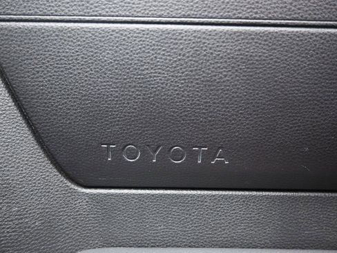 Used 2023 Toyota Tundra SR5 w/ SR5 Premium Package AWD/4WD image 18