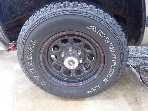 Used 1999 Chevrolet Tahoe Z71 w/ Preferred Equipment Group image 36