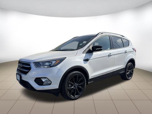 Used 2019 Ford Escape Titanium AWD/4WD image 3