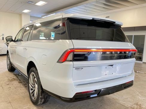 New 2026 Lincoln Navigator L Reserve image 5