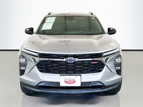 Used 2025 Chevrolet Trax RS w/ Driver Confidence Package image 2