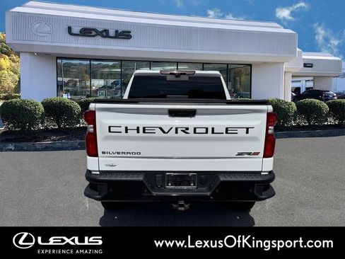 Used 2022 Chevrolet Silverado 1500 ZR2 w/ Technology Package image 4