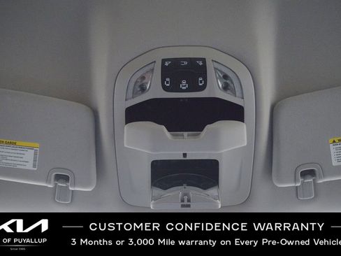Used 2023 Chrysler Pacifica Touring-L image 25