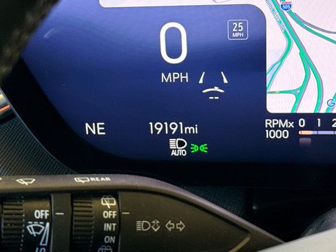 Used 2025 Buick Enclave Preferred FWD image 37