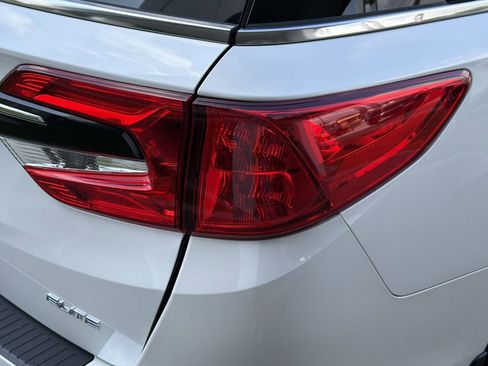 Used 2022 Honda Odyssey Elite image 9