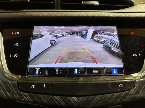 Used 2023 Cadillac XT6 Premium Luxury w/ Technology Package AWD/4WD image 28