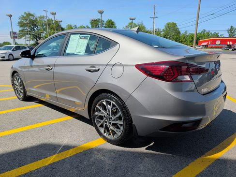 Used 2020 Hyundai Elantra Limited w/ Cargo Package (C1) FWD image 5