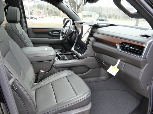 New 2026 GMC Yukon XL Denali w/ Sun & Power Step Package AWD/4WD image 23