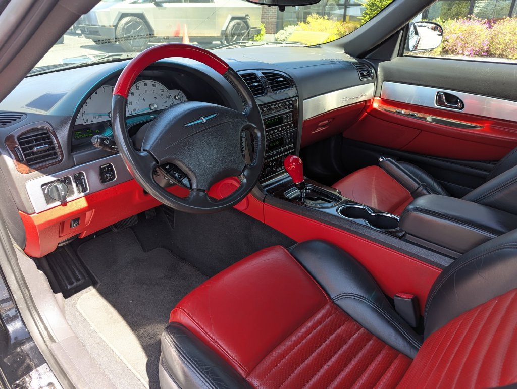 Used 2002 Ford Thunderbird RWD image 19