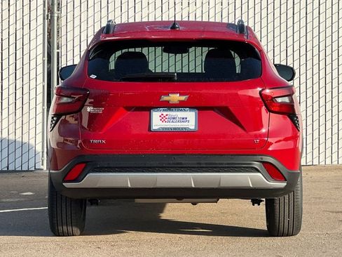 New 2026 Chevrolet Trax LT w/ Driver Confidence Package FWD image 5