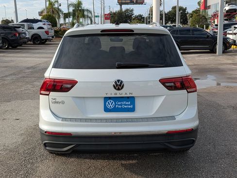Used 2023 Volkswagen Tiguan SE FWD image 5