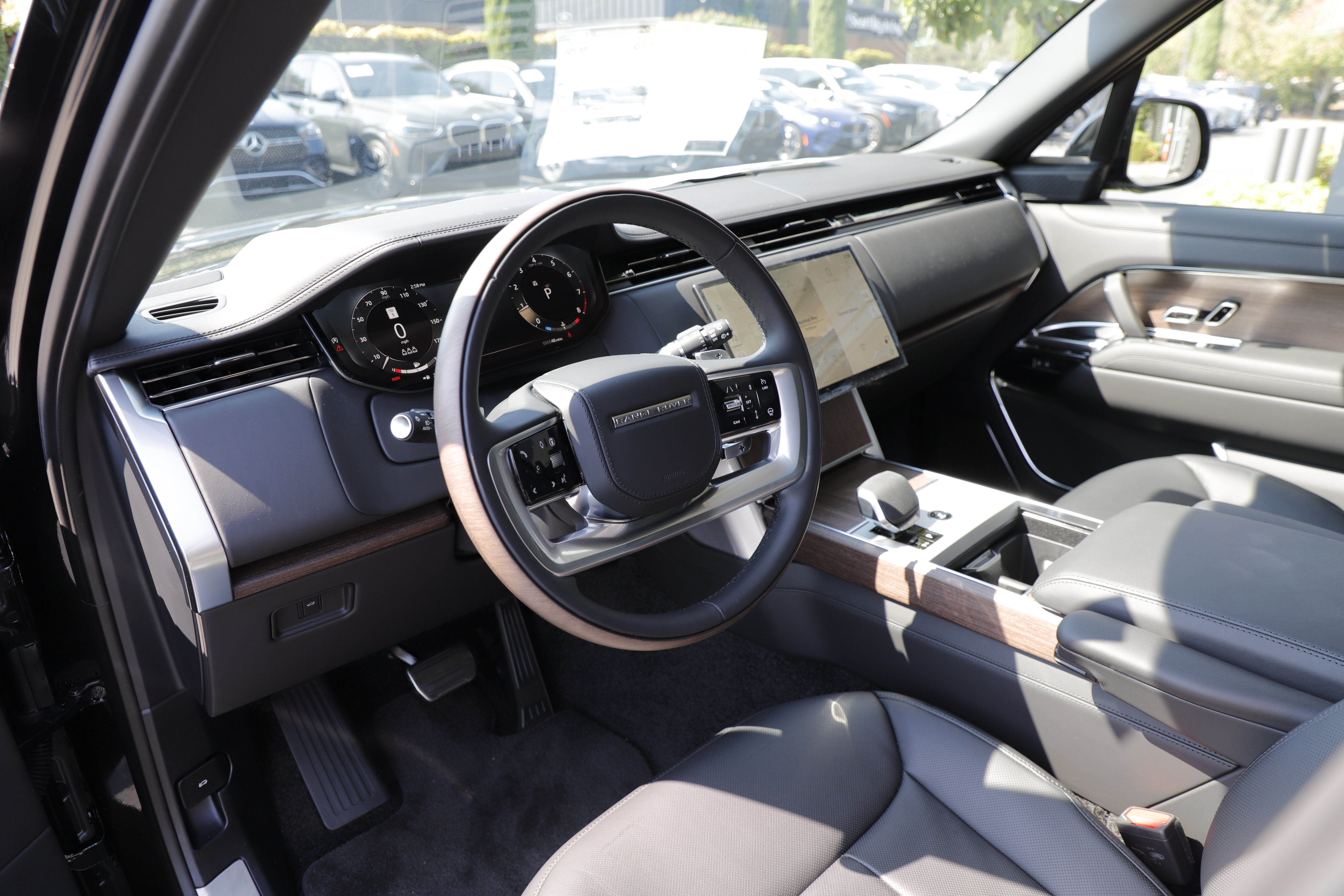 New 2026 Land Rover Range Rover Long Wheelbase Autobiography AWD/4WD image 15