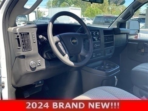 Used 2024 Chevrolet Express 2500 w/ Driver Convenience Package image 10