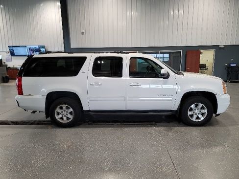 Used 2014 GMC Yukon XL SLT AWD/4WD image 8
