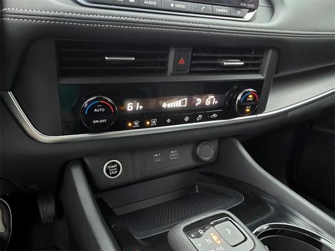 Used 2023 Nissan Rogue SV image 25