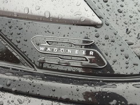 Used 2025 Jeep Wagoneer S Limited AWD/4WD image 5