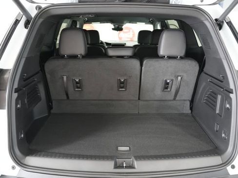 New 2026 GMC Acadia Elevation w/ Elevation Premium Package AWD/4WD image 9