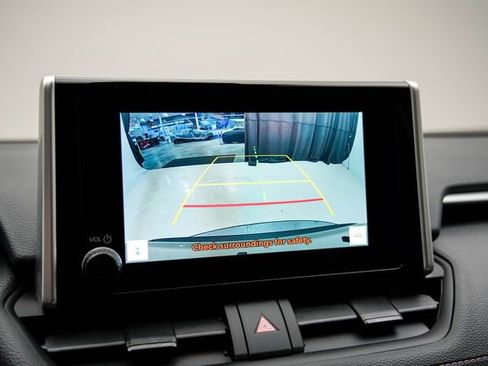 Used 2025 Toyota RAV4 XLE w/ Convenience Package image 27