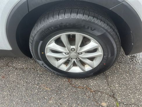 Used 2016 Kia Sorento LX w/ LX Convenience Package image 14