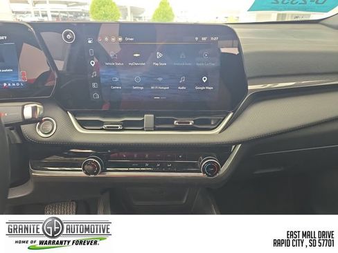 Used 2026 Chevrolet Equinox LT AWD/4WD image 18