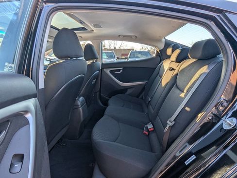 Used 2015 Hyundai Elantra SE w/ Option Group 03 image 12