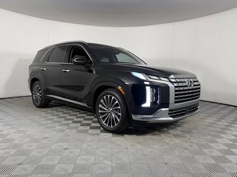 Used 2023 Hyundai Palisade Calligraphy w/ Cargo Package FWD image 4