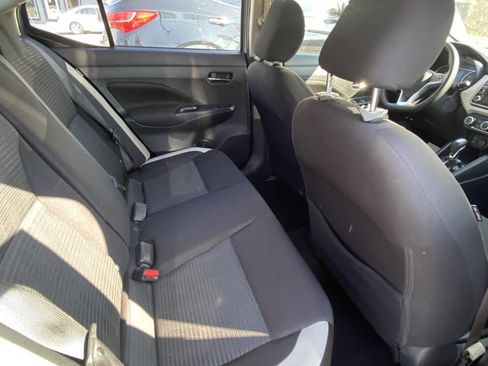 Used 2021 Nissan Versa SV image 4