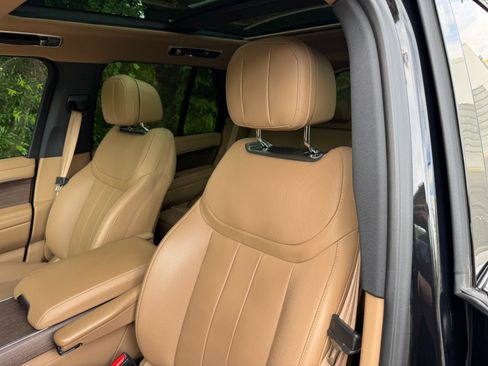 Used 2025 Land Rover Range Rover SE AWD/4WD image 30