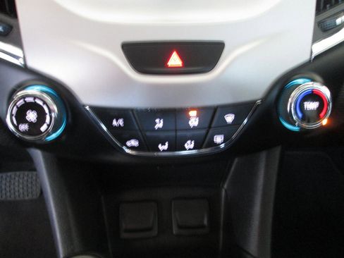 Used 2018 Chevrolet Cruze LS image 29