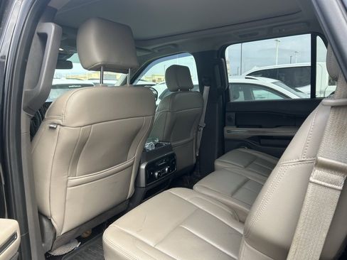 Used 2019 Ford Expedition XLT w/ Equipment Group 202A image 9