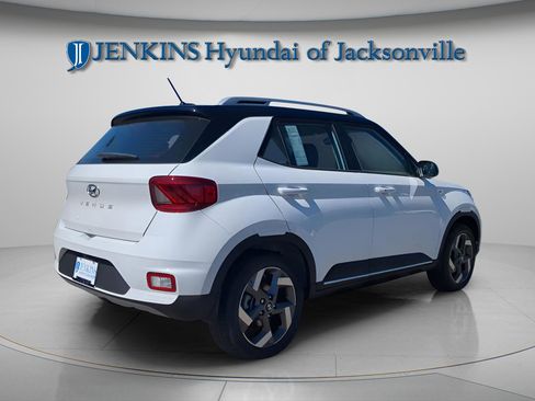 New 2025 Hyundai Venue Limited image 5