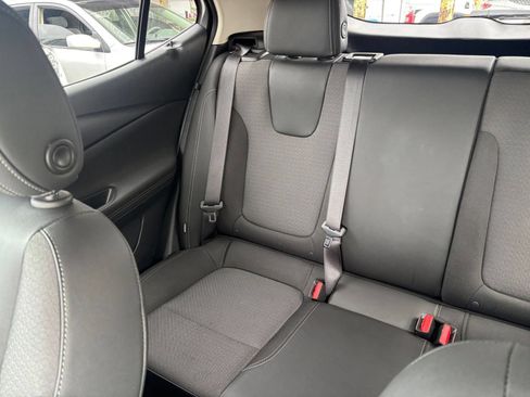 Used 2025 Buick Encore GX Preferred FWD image 38